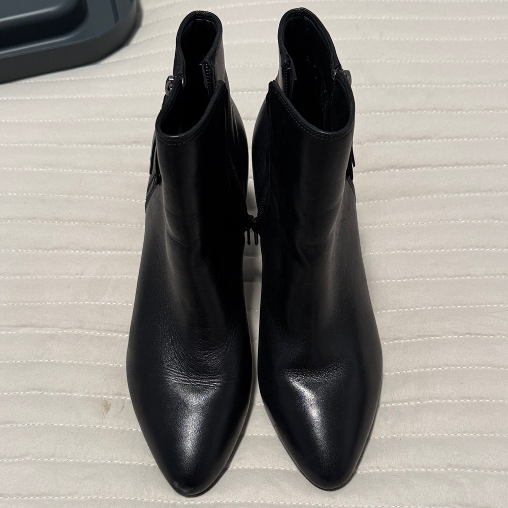 Elegant Black Ankle Boots